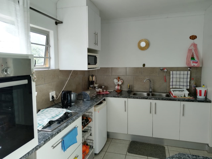 3 Bedroom Property for Sale in Sunnyridge Eastern Cape